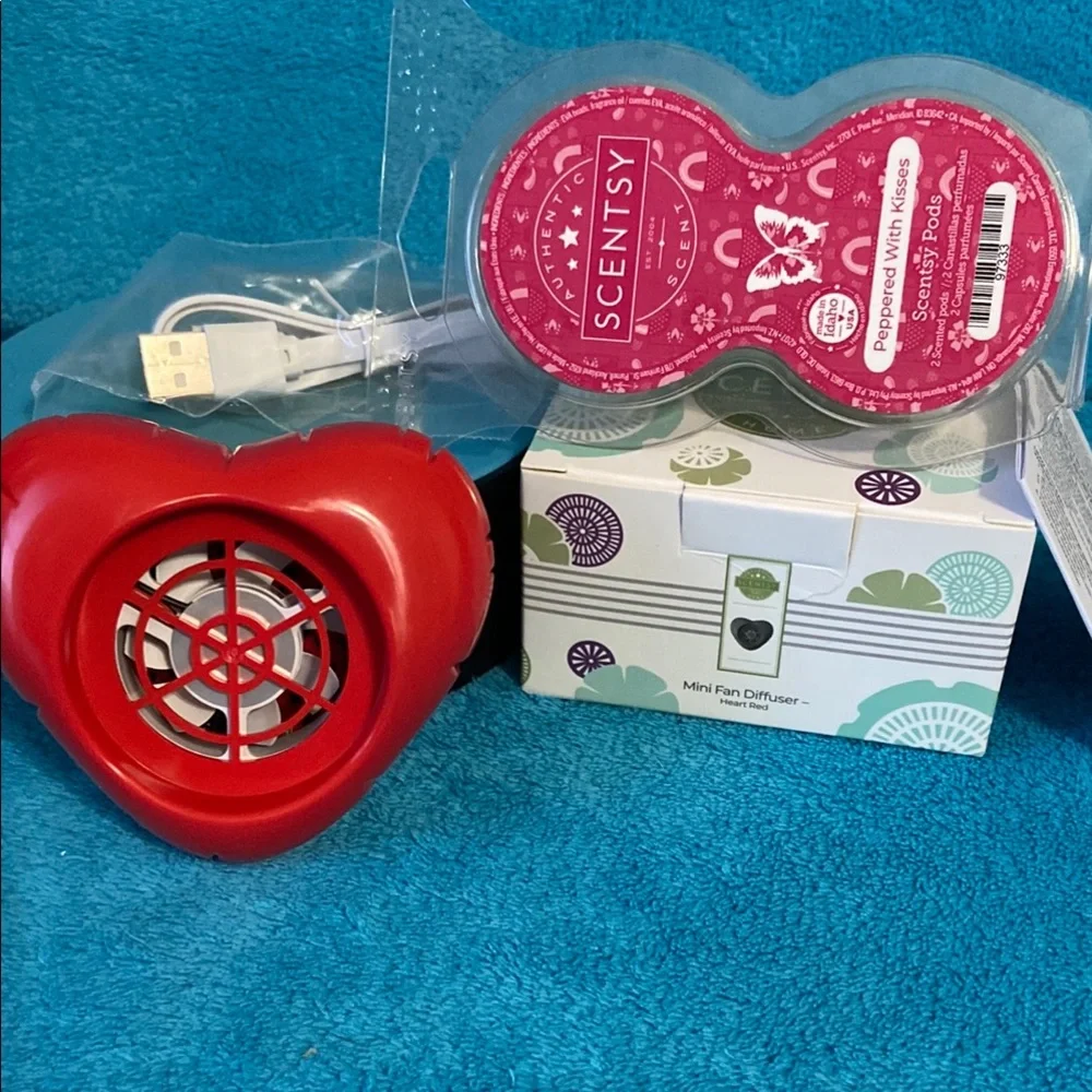 Brand new Scentsy Heart Red Mini Fan Diffuser with Peppered with Kisses Pods